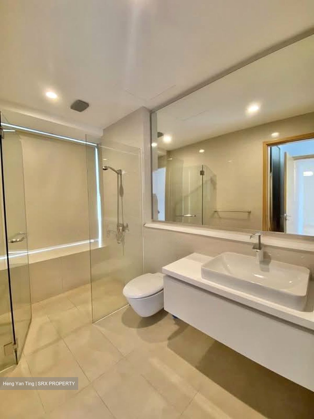 Uber 388 (D16), Condominium #536689861